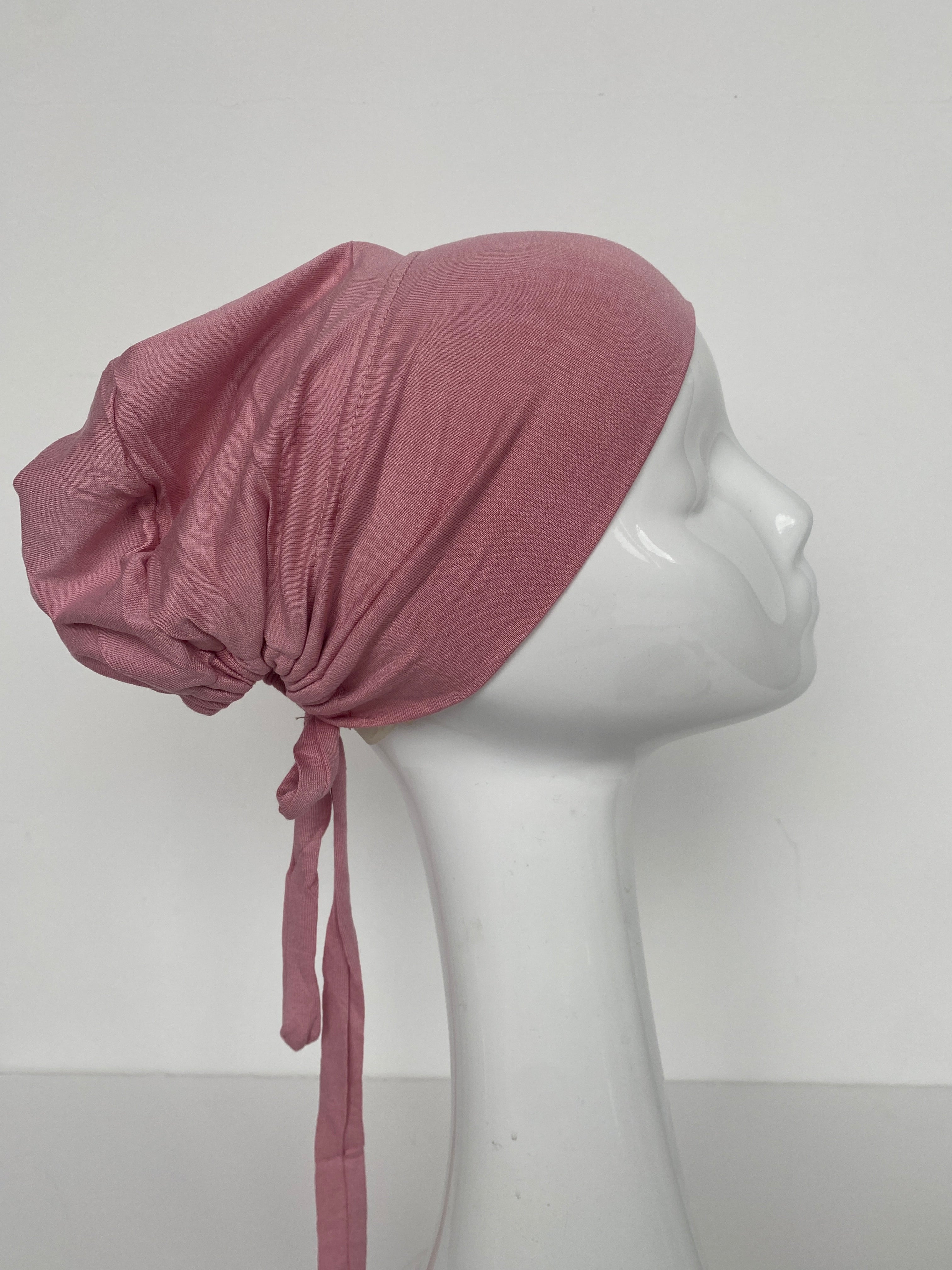 BONNET SATIN A NOUER