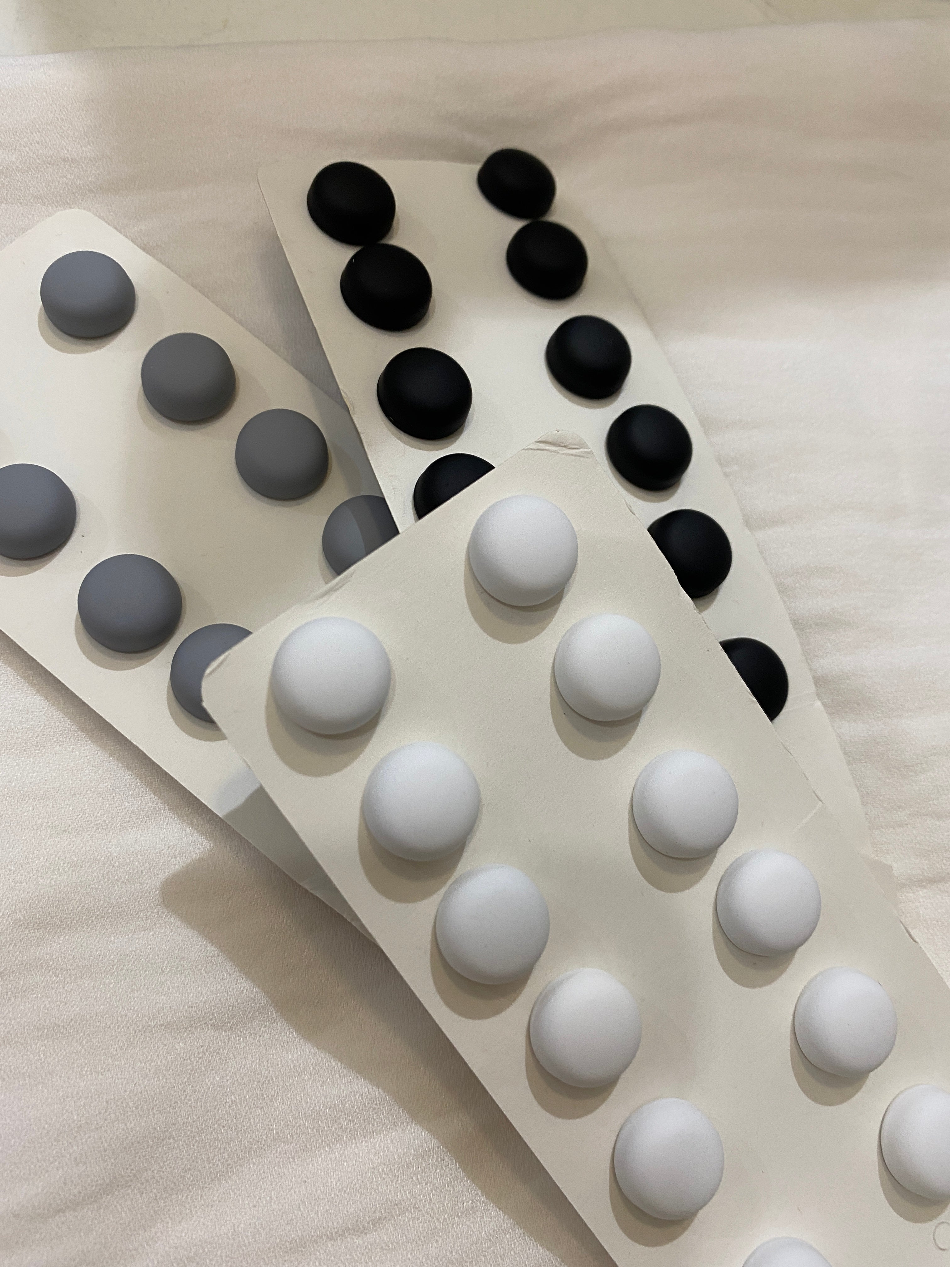 (x12) BROCHES MAGNETIQUES